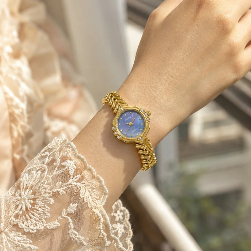 ساعة يد نسائية ذهبية فاخرة من  - مراجعة Luxury Watch Top 10 وسعره