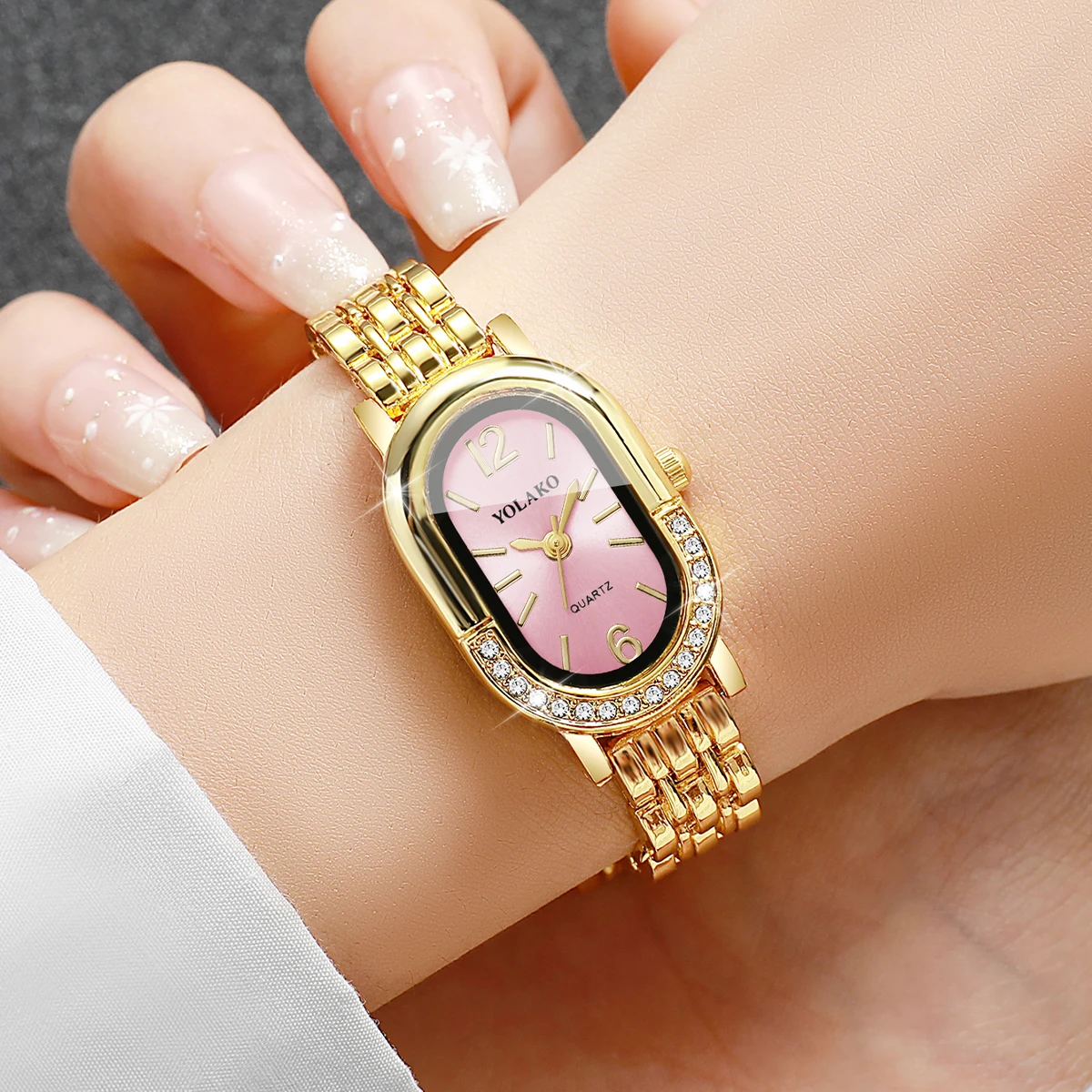 ساعة كوارتز نسائية فاخرة مرصعة - مراجعة Luxury Watch Travel Case وسعره