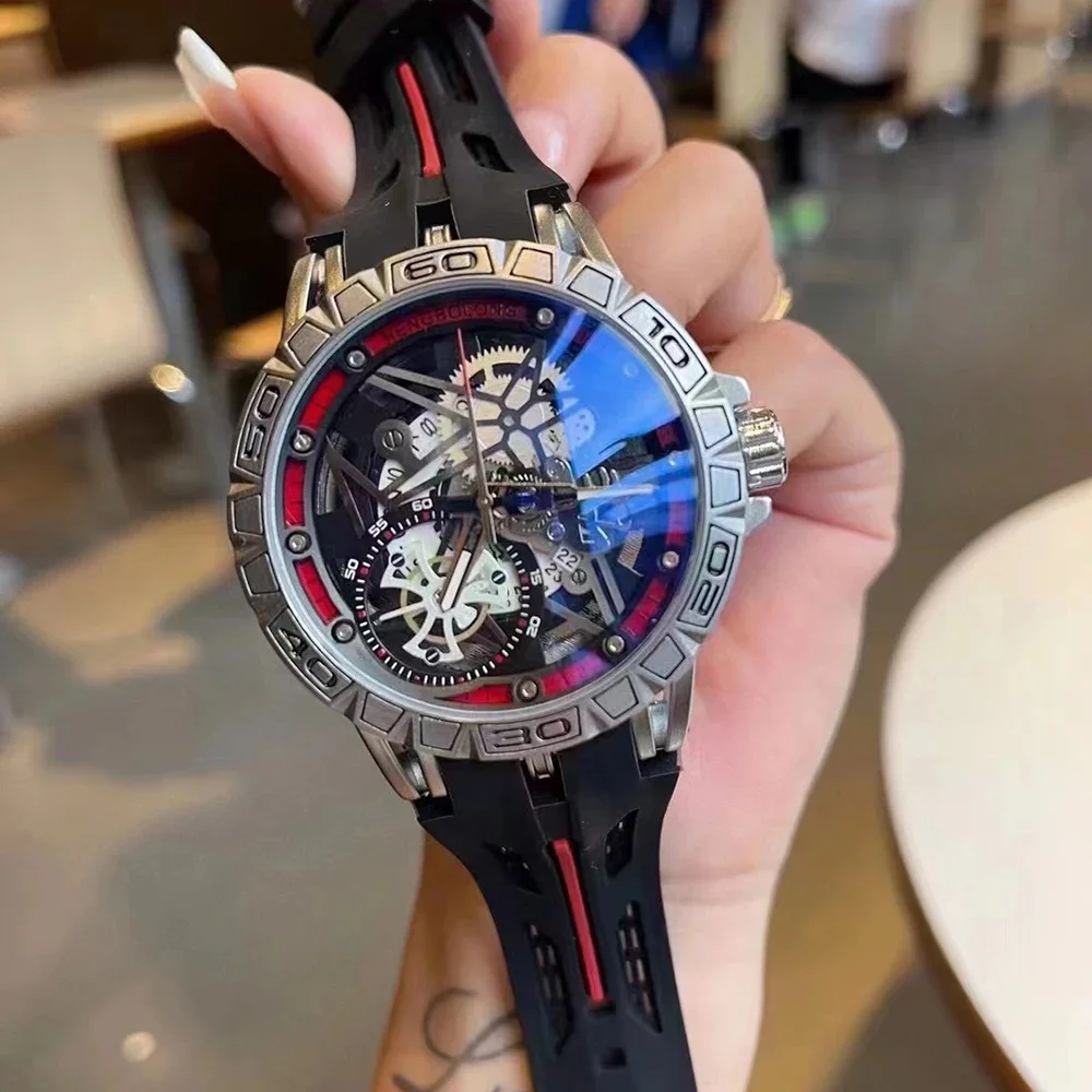 ساعات كوارتز ثلاثية الأبعاد لل - مراجعة Luxury Watch Rubber Strap وسعره