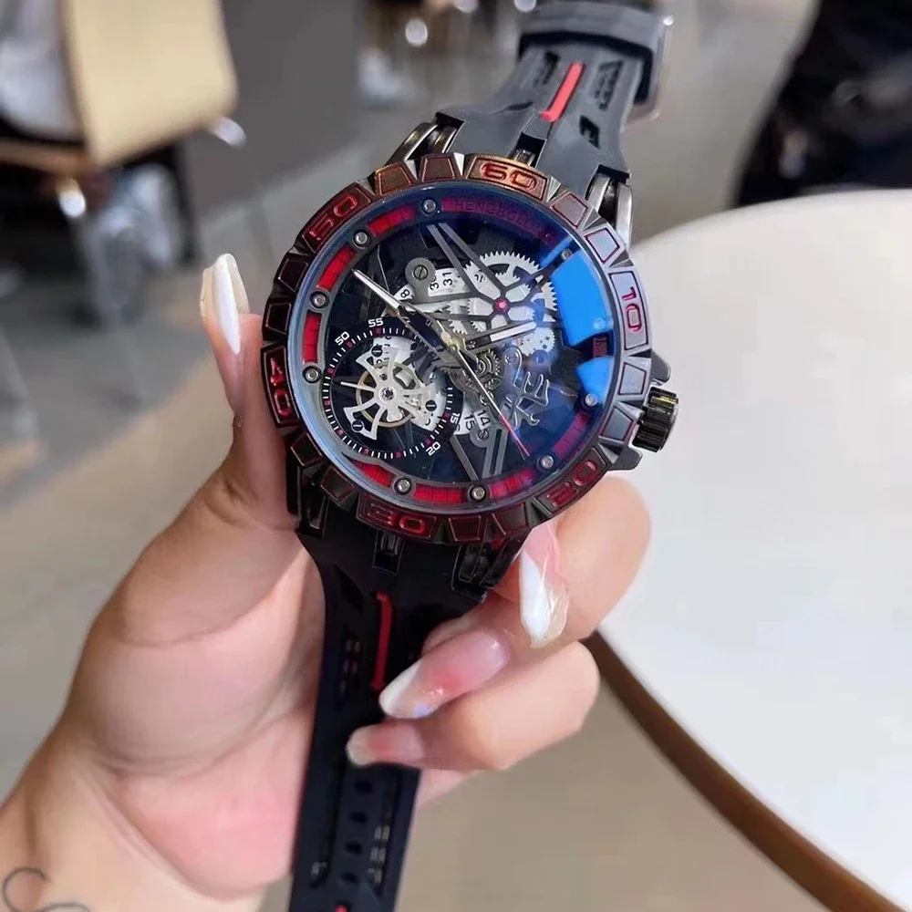 ساعات كوارتز ثلاثية الأبعاد لل - مراجعة Luxury Watch Rubber Strap وسعره