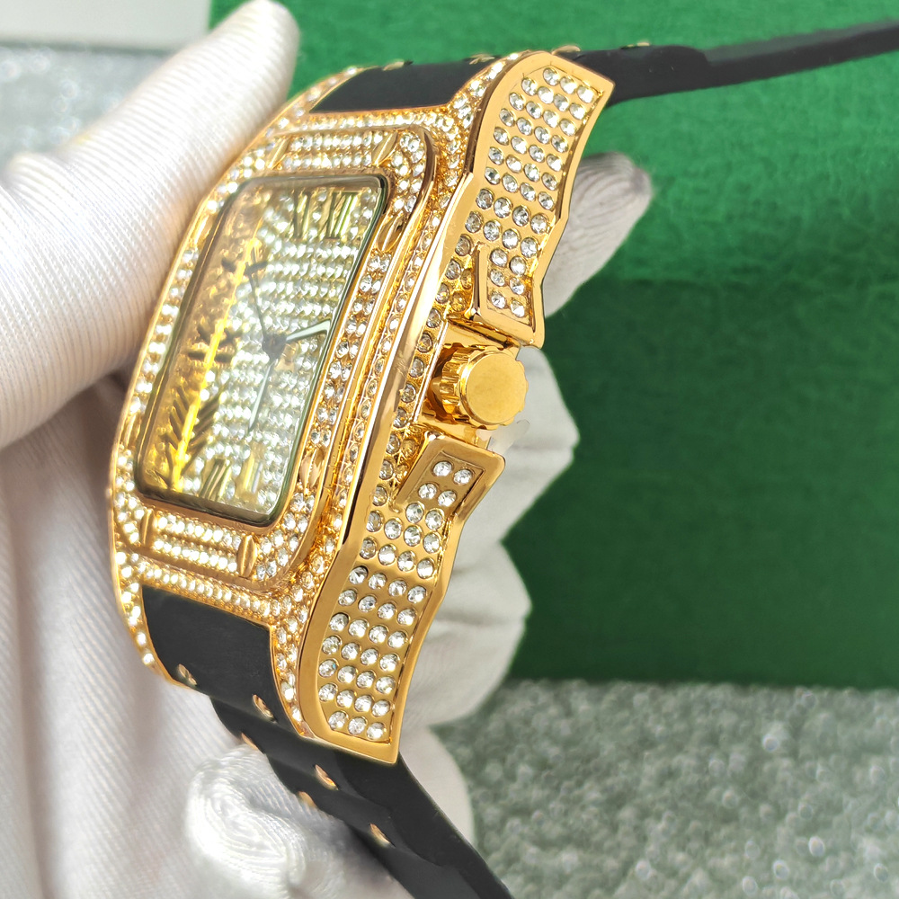 ساعة يد رجالية عصرية مربعة الش - مراجعة Luxury Watch Rubber Strap وسعره