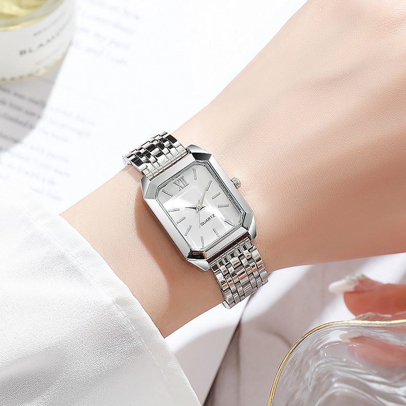 ساعة نسائية من ماركة شهيرة بدو - مراجعة Luxury Watch Brands Logo وسعره