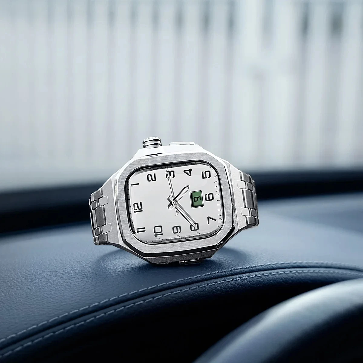 طقم عصري فاخر من الفولاذ المقا - مراجعة Luxury Watch Apple وسعره