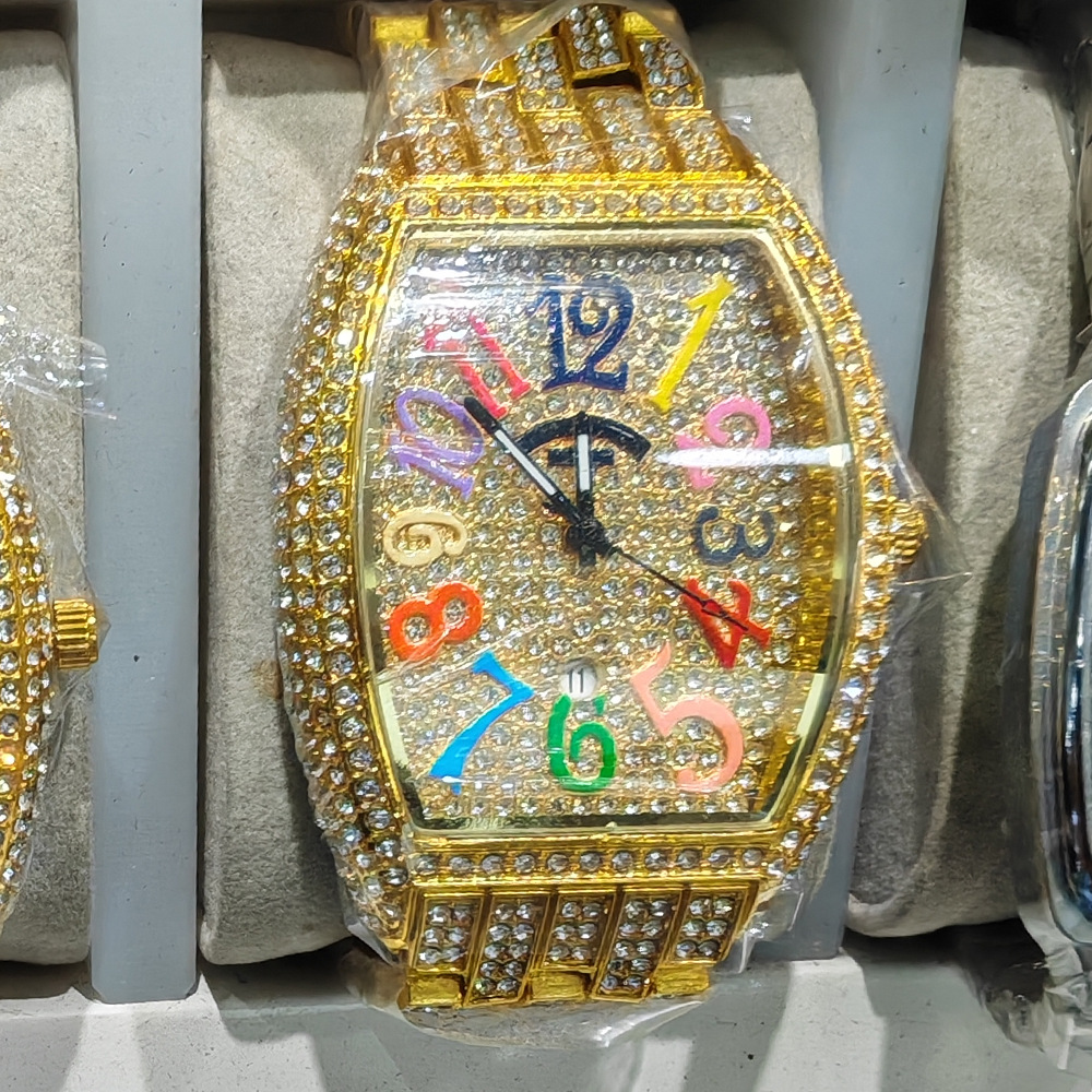 ساعة يد رجالية كوارتز مرصعة با - مراجعة Luxury Watch Brands Logo وسعره